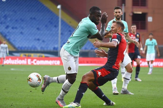 Il vantaggio nerazzurro è da annullare, poi Sanchez e Lukaku calano il tris: Genoa al tappeto