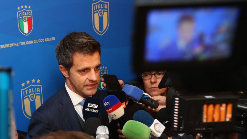 Inizia il campionato e Rizzoli mette già le mani avanti per le polemiche sui falli di mano